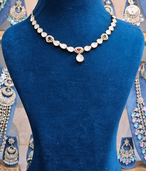 Moissantie Kundan Necklace Set