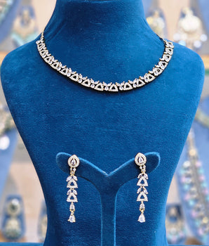 Moissantie Kundan Necklace Set