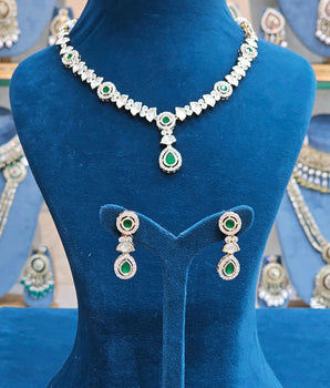 Moissantie Kundan Necklace Set