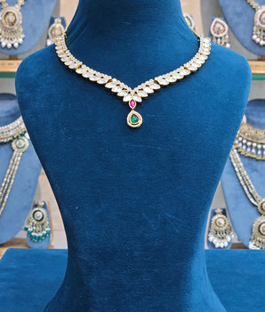Moissantie Kundan Necklace Set