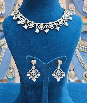 Moissantie Kundan Necklace Set