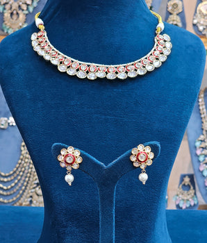 Moissantie Kundan Necklace Set