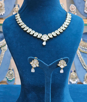 Moissantie Kundan Necklace Set