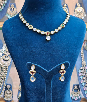 Moissantie Kundan Necklace Set