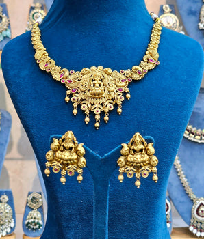 Antique Necklace Set