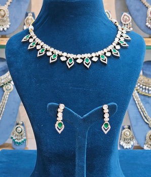 Moissantie Kundan Necklace Set